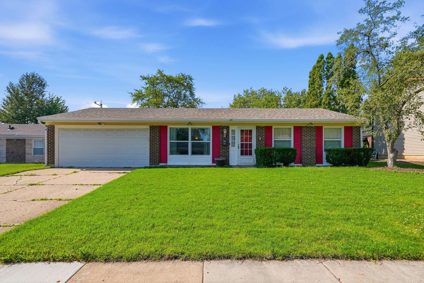 206 Judy LN, Streamwood, IL 60107