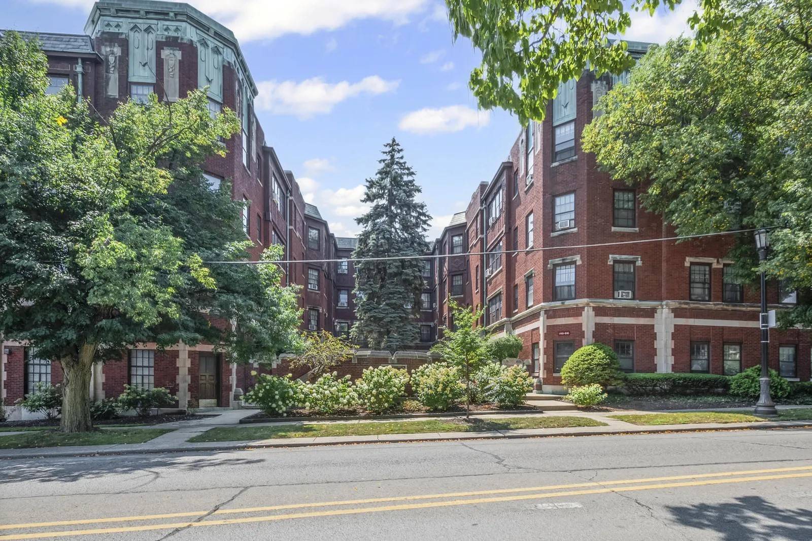 906 OAKTON ST #2, Evanston, IL 60202