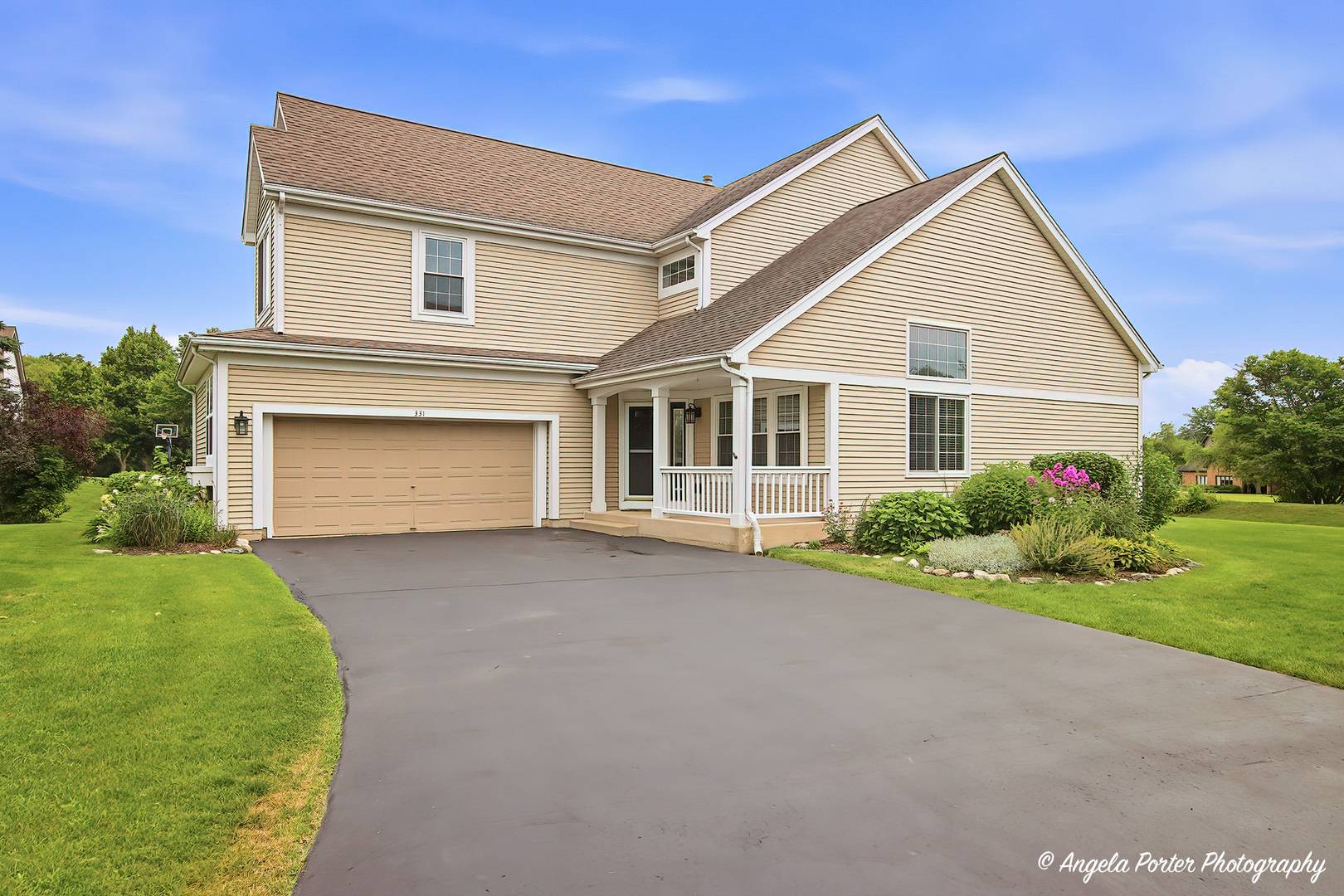 331 Hampton CT, Crystal Lake, IL 60012
