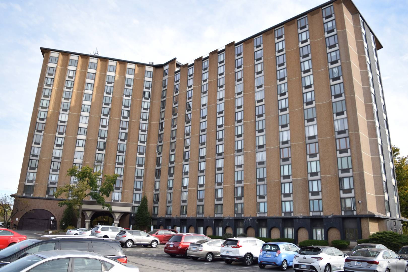1 Renaissance PL #207, Palatine, IL 60067