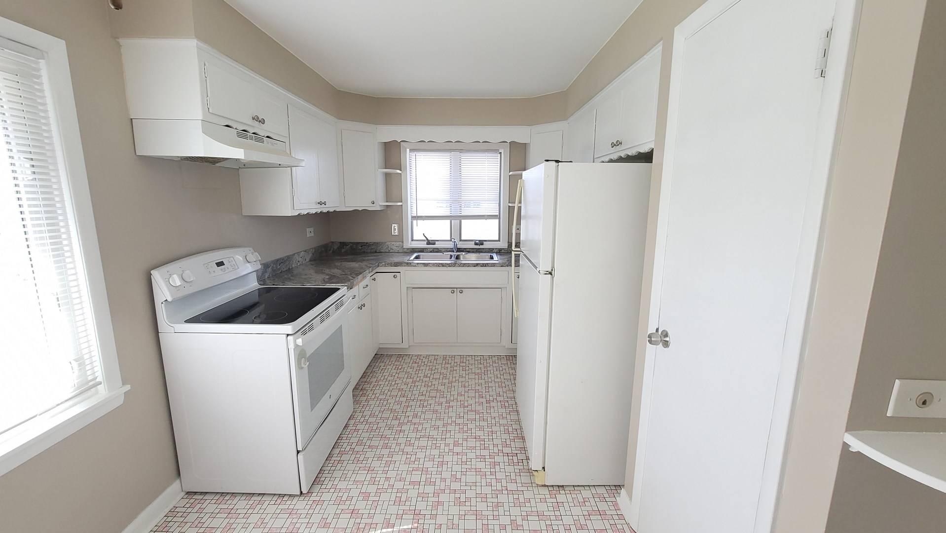 9600 S KOMENSKY AVE #3W, Oak Lawn, IL 60453