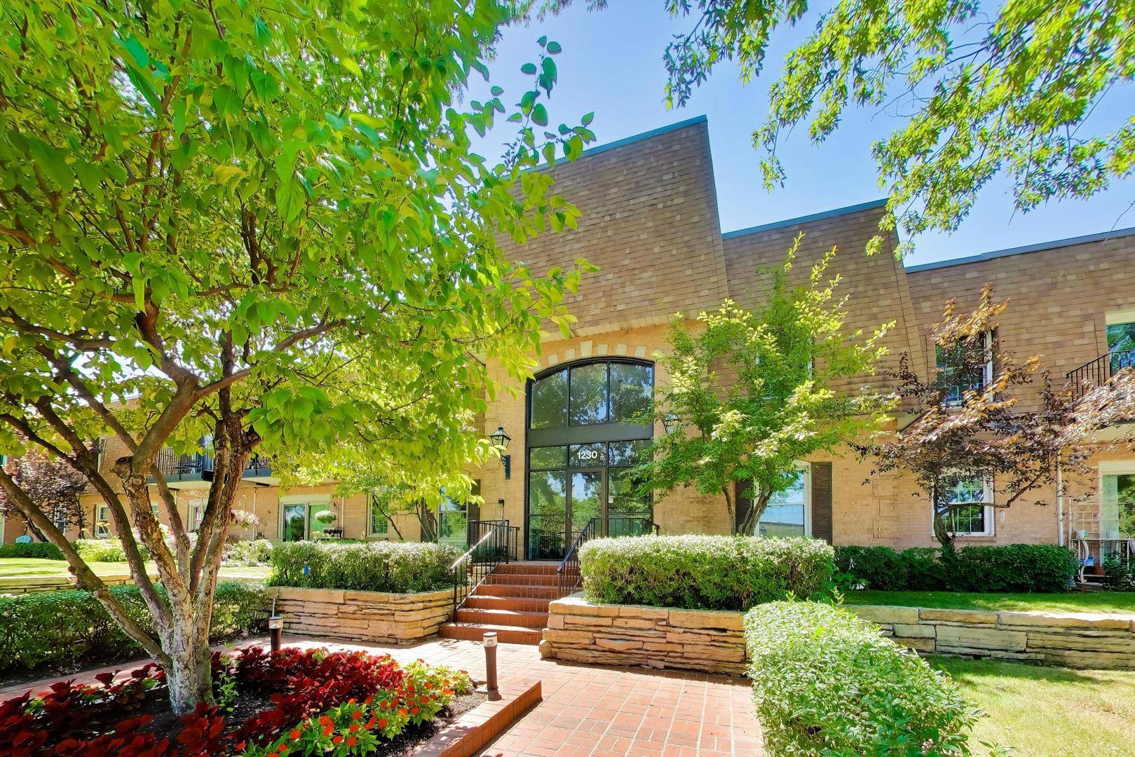 1230 Park AVE W #236, Highland Park, IL 60035