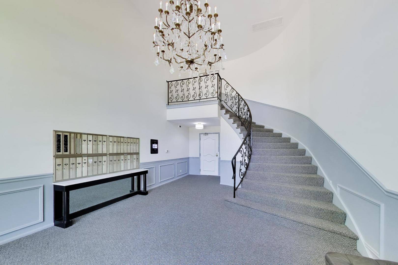 1230 Park AVE W #236, Highland Park, IL 60035