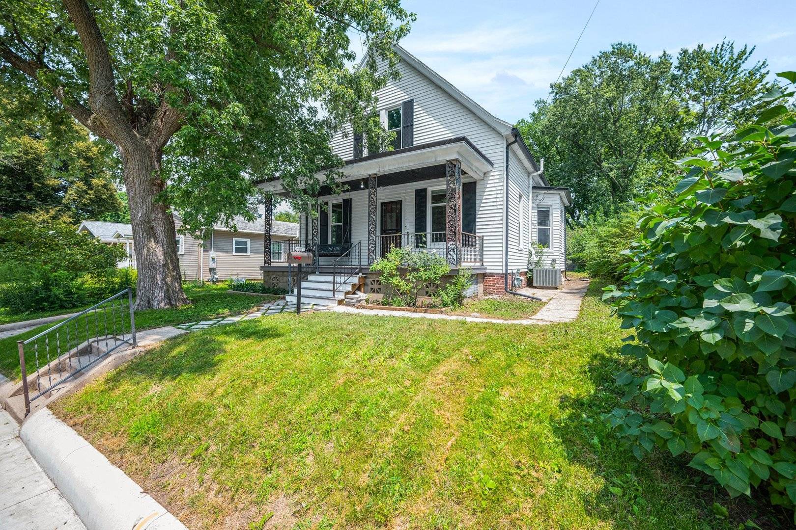 1108 S Clayton ST, Bloomington, IL 61701
