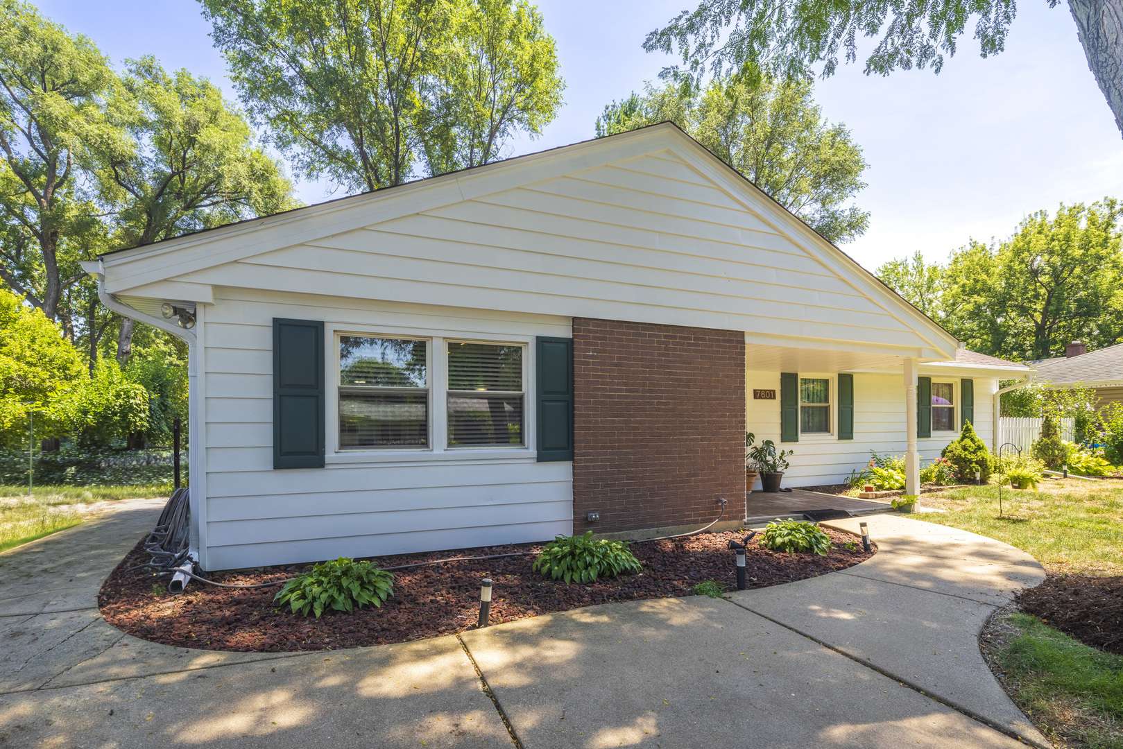 7601 Adams ST, Darien, IL 60561