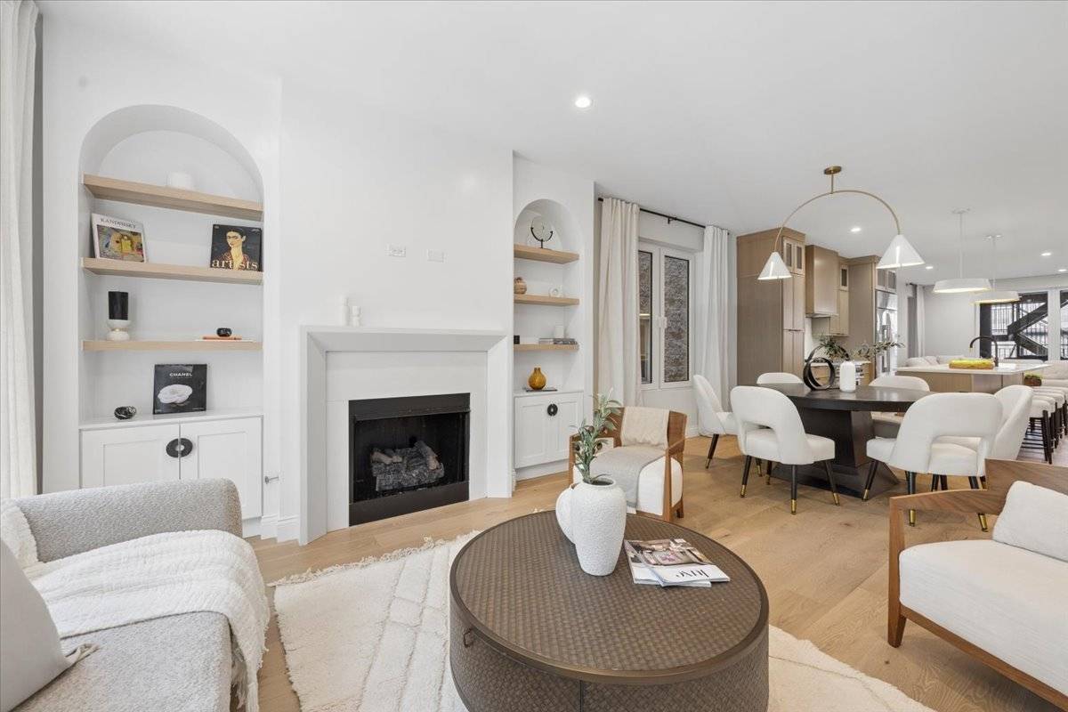 3739 N Clifton AVE #1, Chicago, IL 60613
