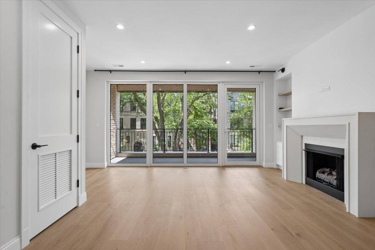 3739 N Clifton AVE #2, Chicago, IL 60613