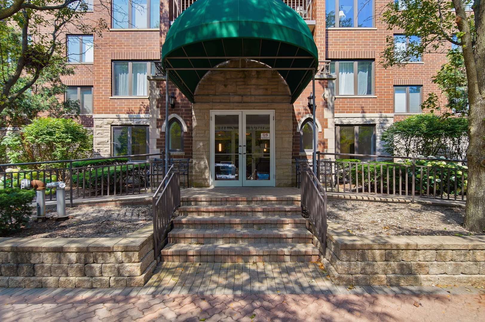 10 S Wille ST #209, Mount Prospect, IL 60056