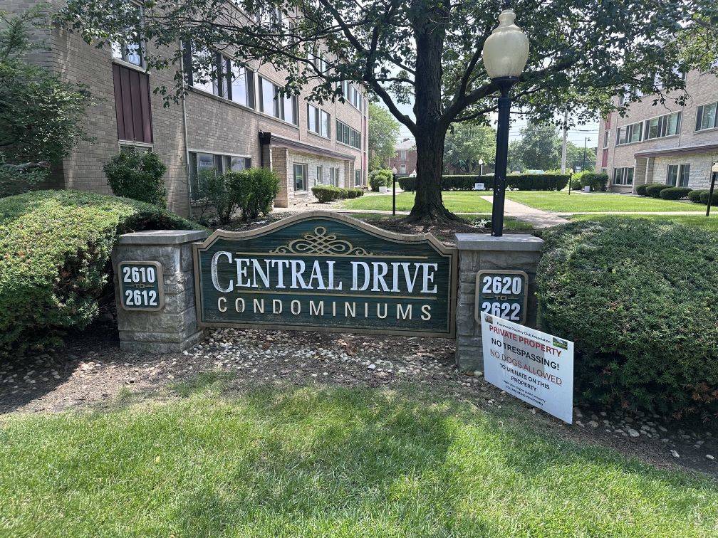 2612 Central DR #1N, Flossmoor, IL 60422
