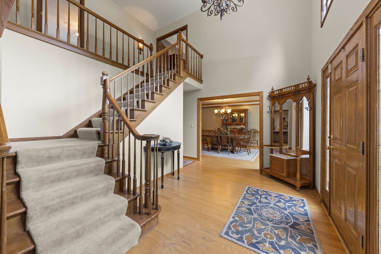 8S765 Singletree LN, Naperville, IL 60565
