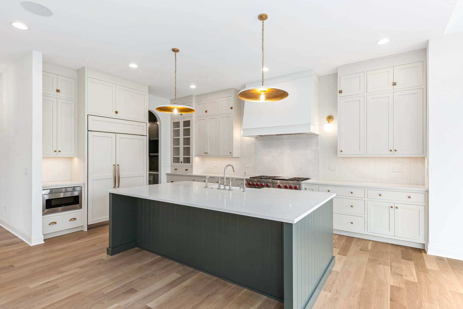 1310 N Eagle ST, Naperville, IL 60563