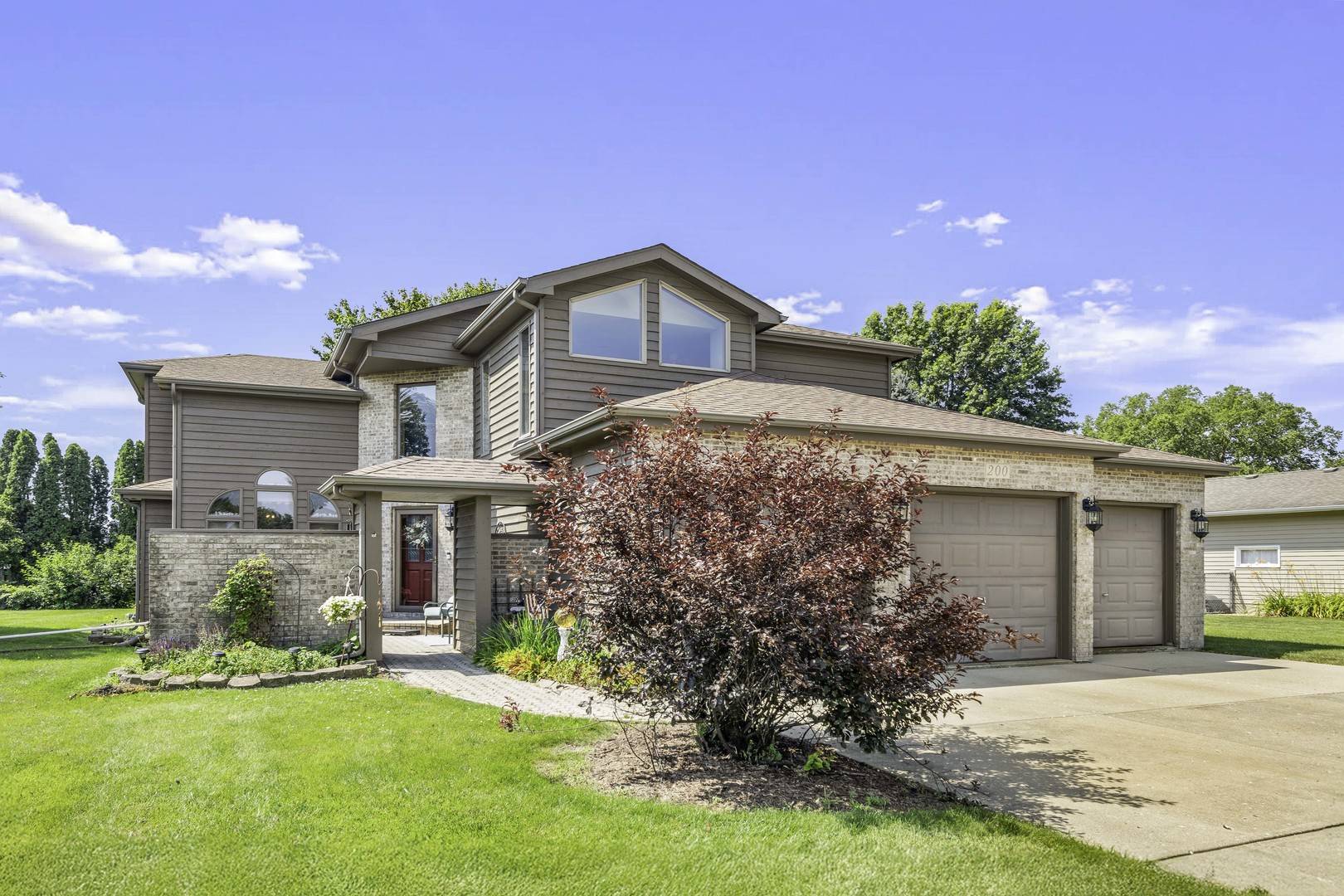 200 E Webb ST, Sandwich, IL 60548