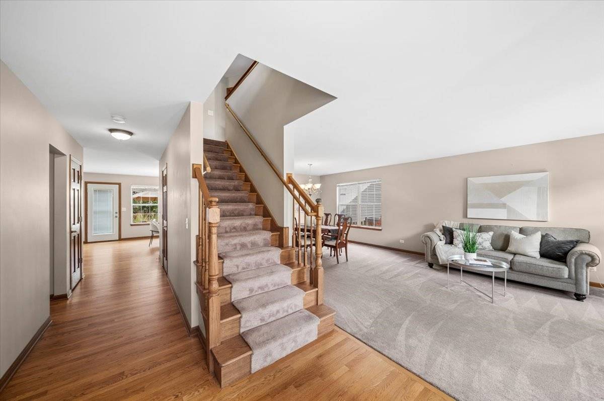 3423 Interlochen LN, Naperville, IL 60564