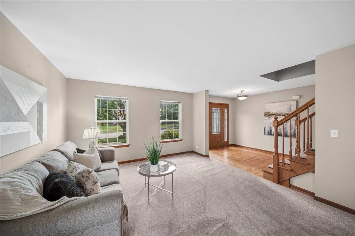 3423 Interlochen LN, Naperville, IL 60564