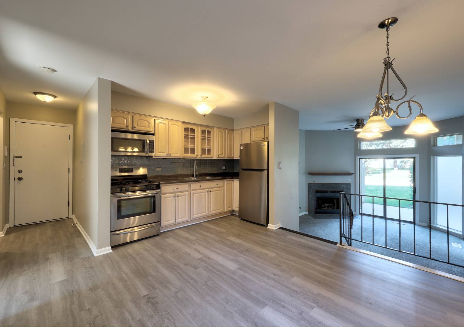 395 Wilmington DR #103C, Bartlett, IL 60103