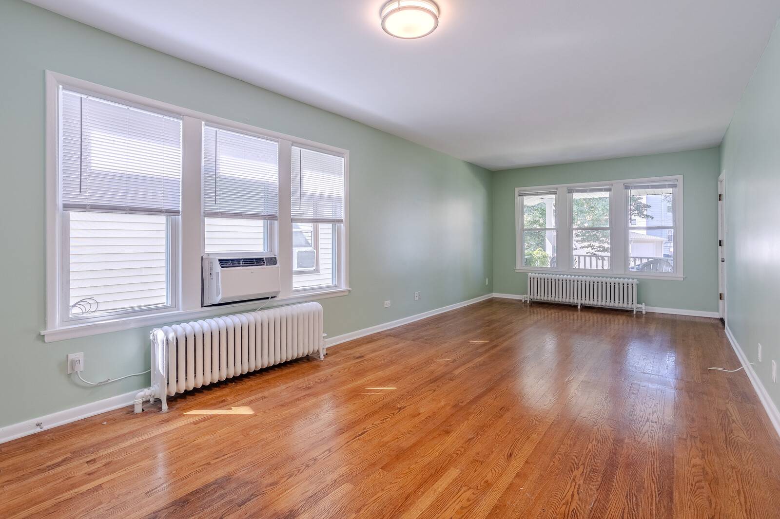 5515 N Monitor AVE #1, Chicago, IL 60630
