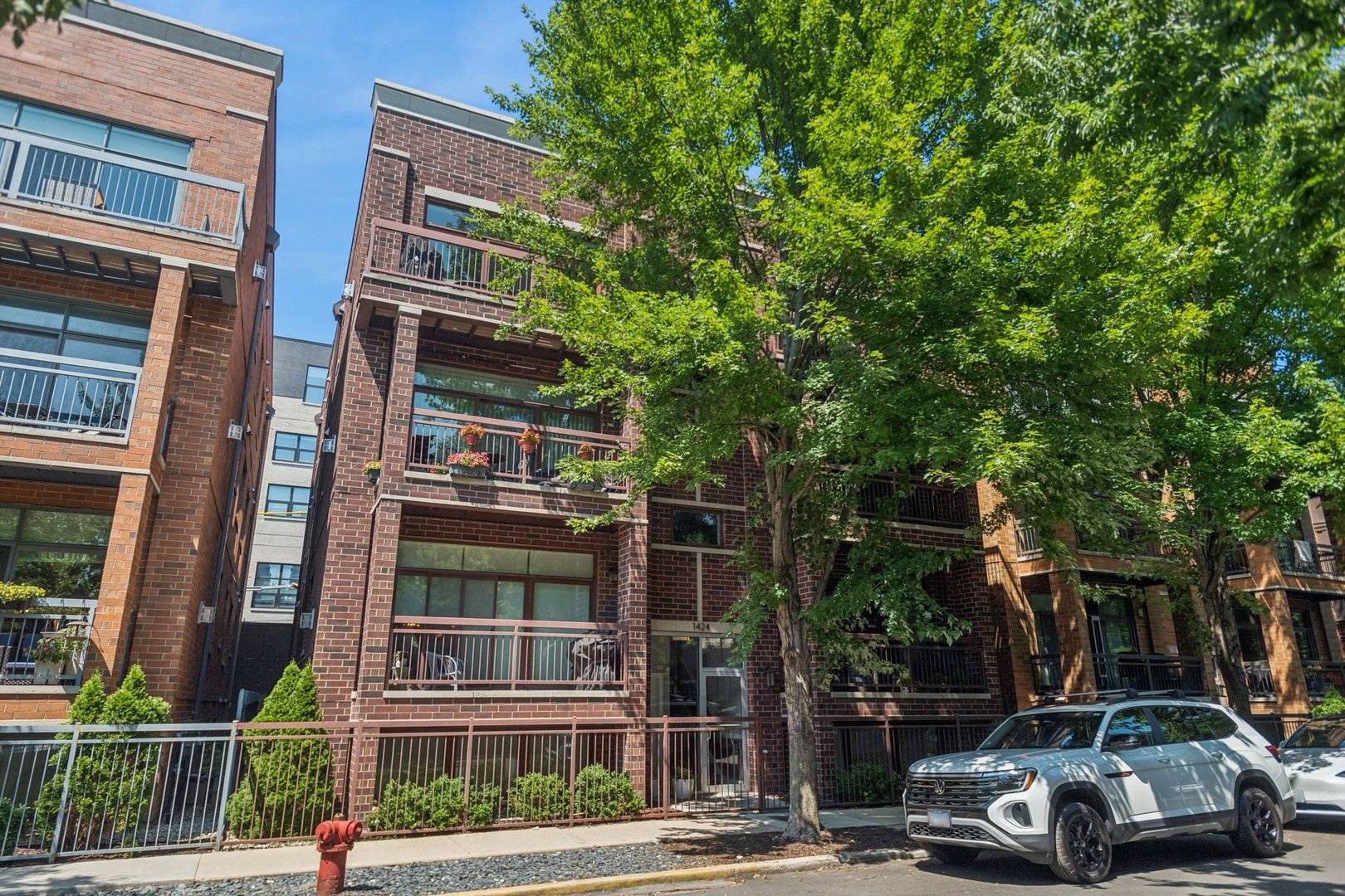 1424 W FILLMORE ST #2E, Chicago, IL 60607