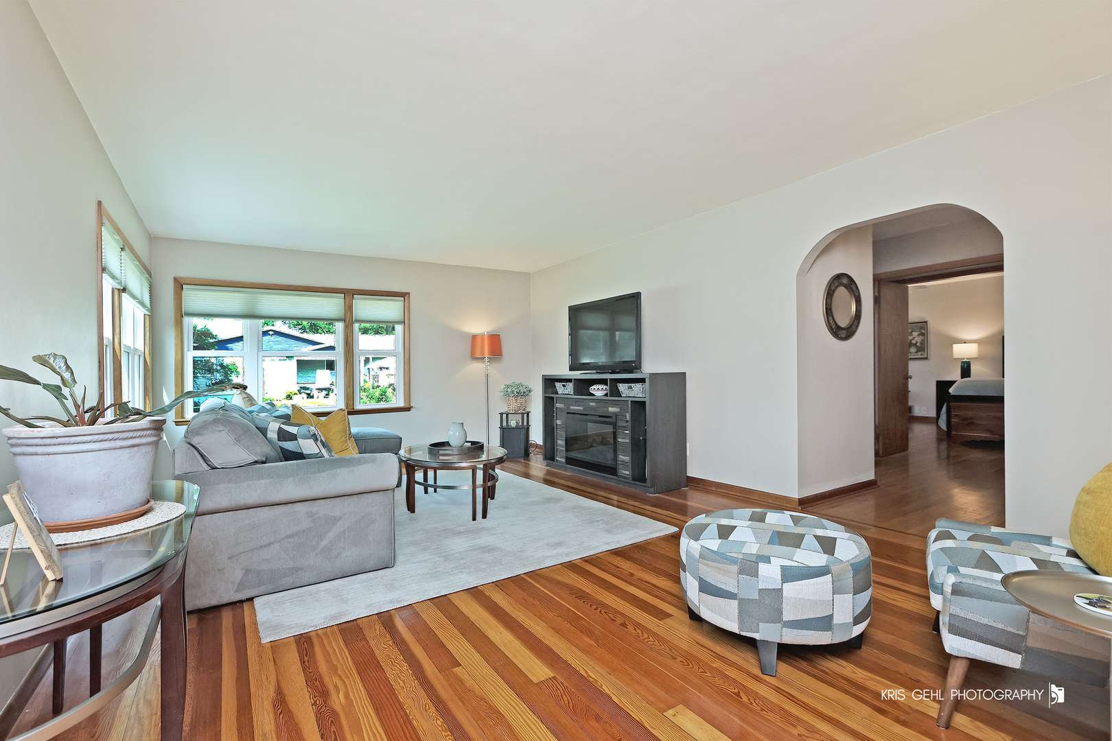 3304 W 3rd AVE, Mchenry, IL 60050