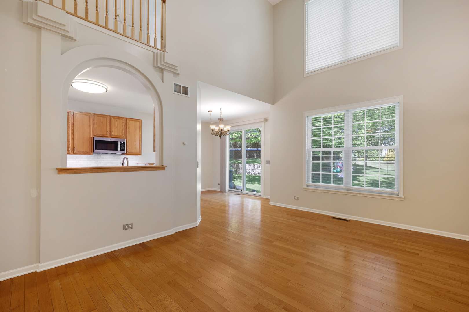 88 Fulbright LN, Schaumburg, IL 60194