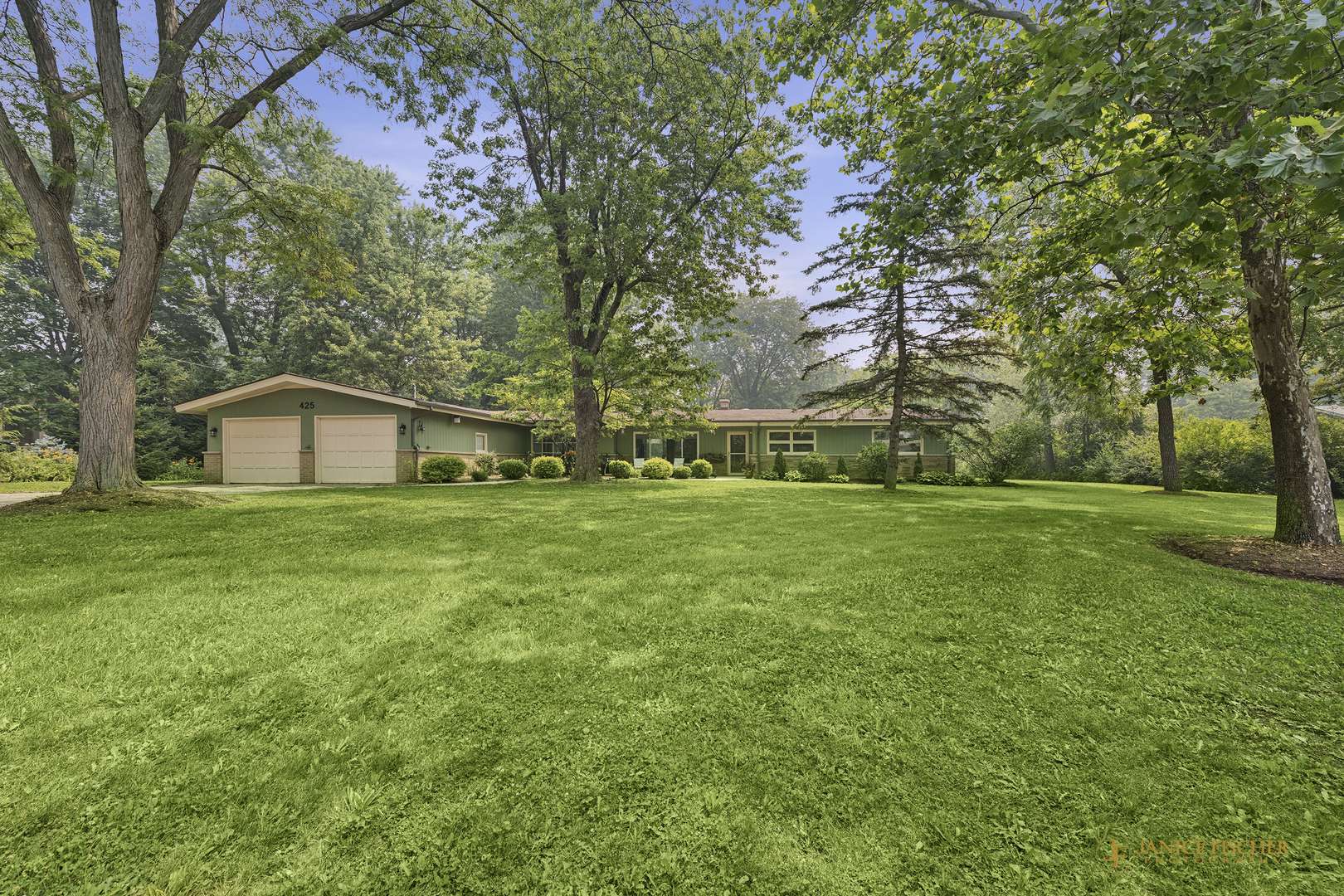 425 Greenwood LN, Barrington, IL 60010