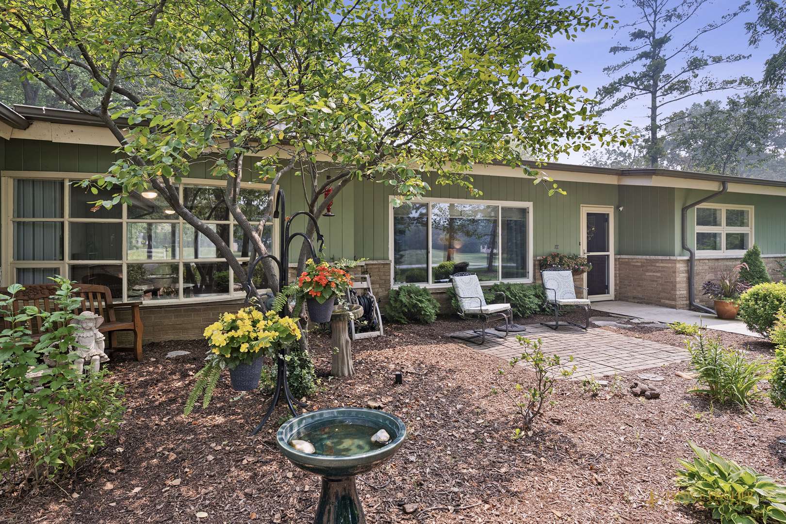 425 Greenwood LN, Barrington, IL 60010