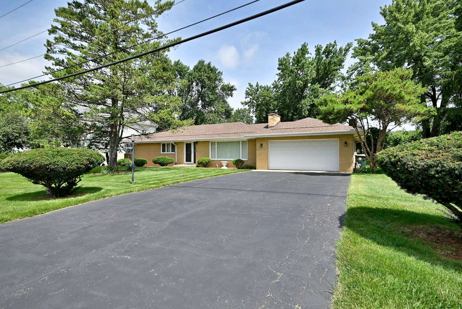 16W650 87TH ST, Willowbrook, IL 60527