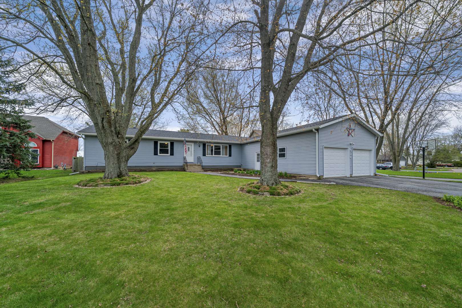 924 Suzy ST, Sandwich, IL 60548