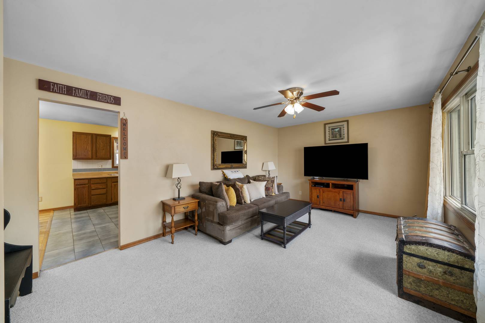 924 Suzy ST, Sandwich, IL 60548