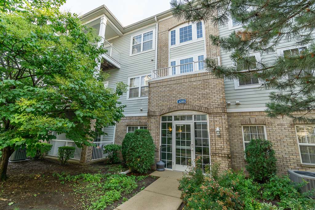 1299 W Lake ST #302, Addison, IL 60101