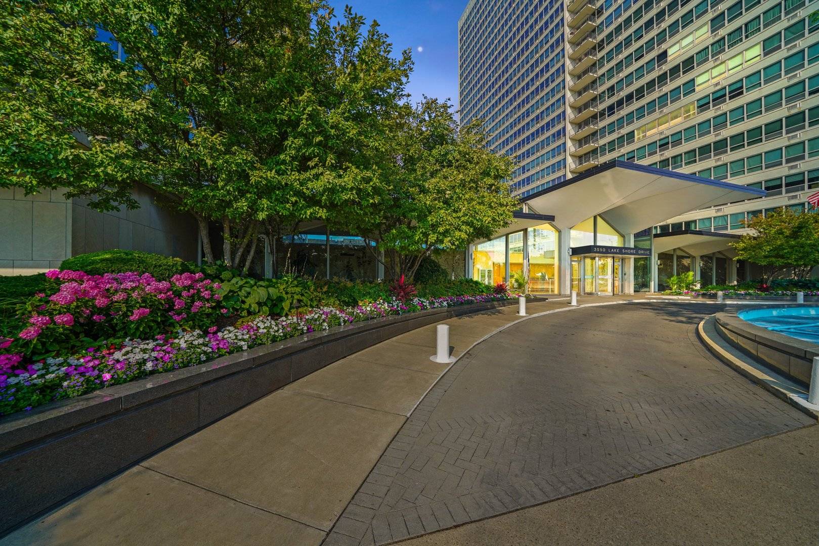 3550 N LAKE SHORE DR #1102, Chicago, IL 60657