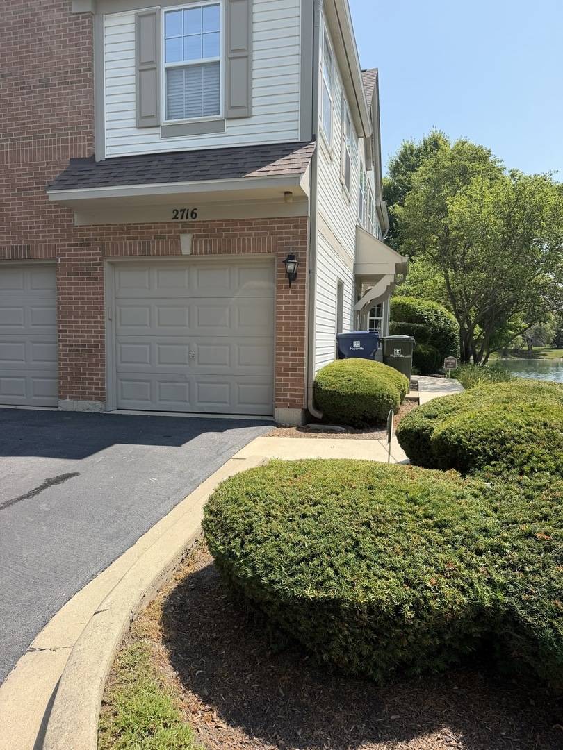 2716 Rockport LN, Naperville, IL 60564