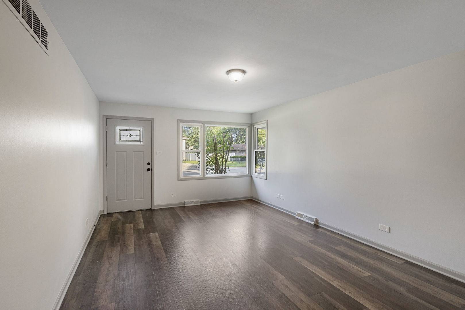 Address not disclosed, Elgin, IL 60120