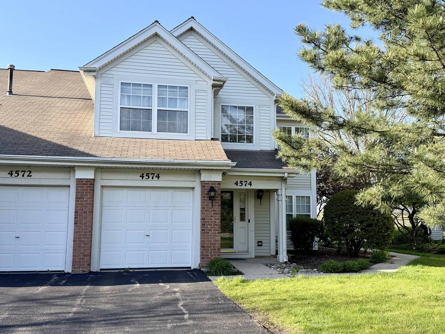 4574 Concord LN, Northbrook, IL 60062