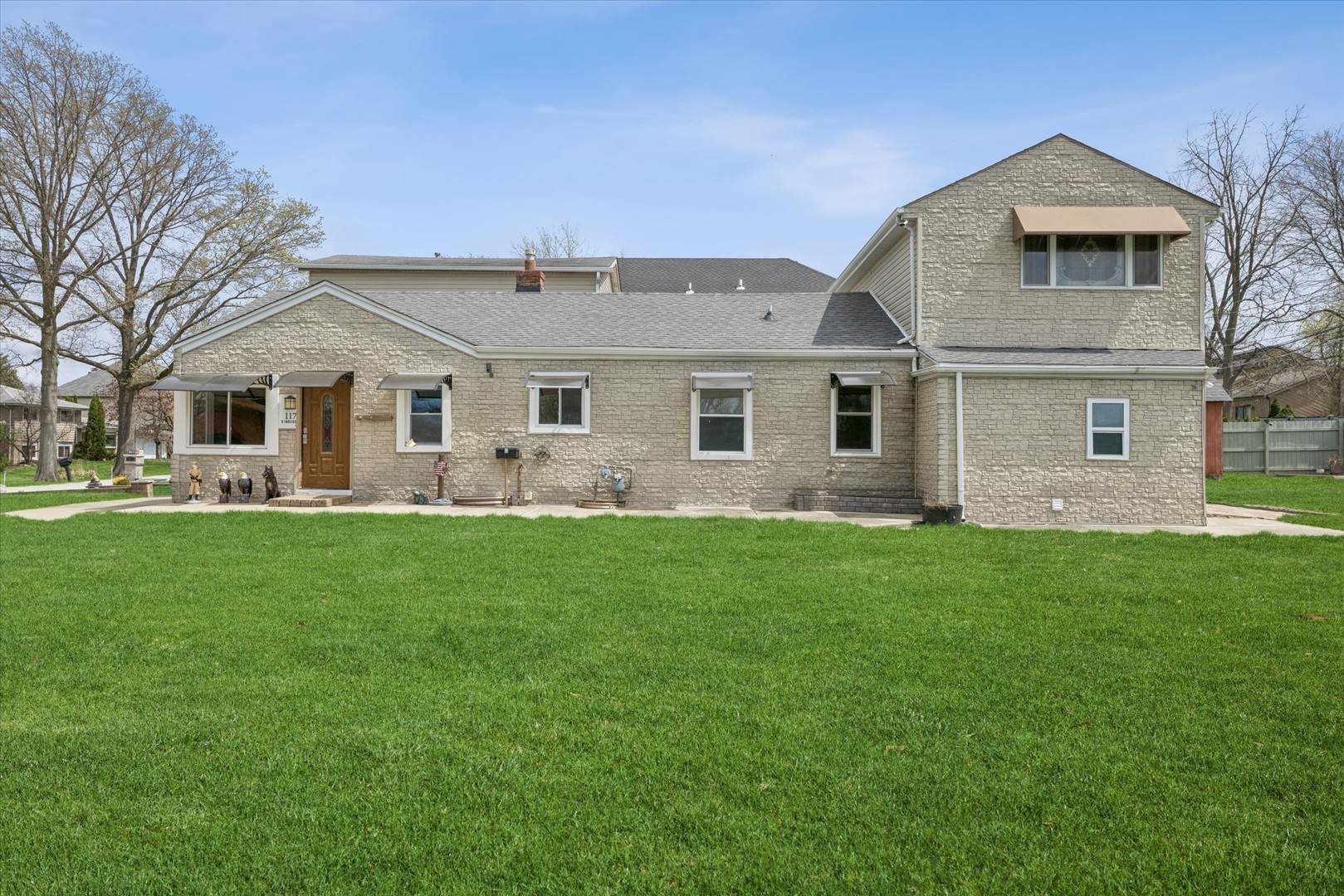 117 Sunrise AVE, Willowbrook, IL 60527