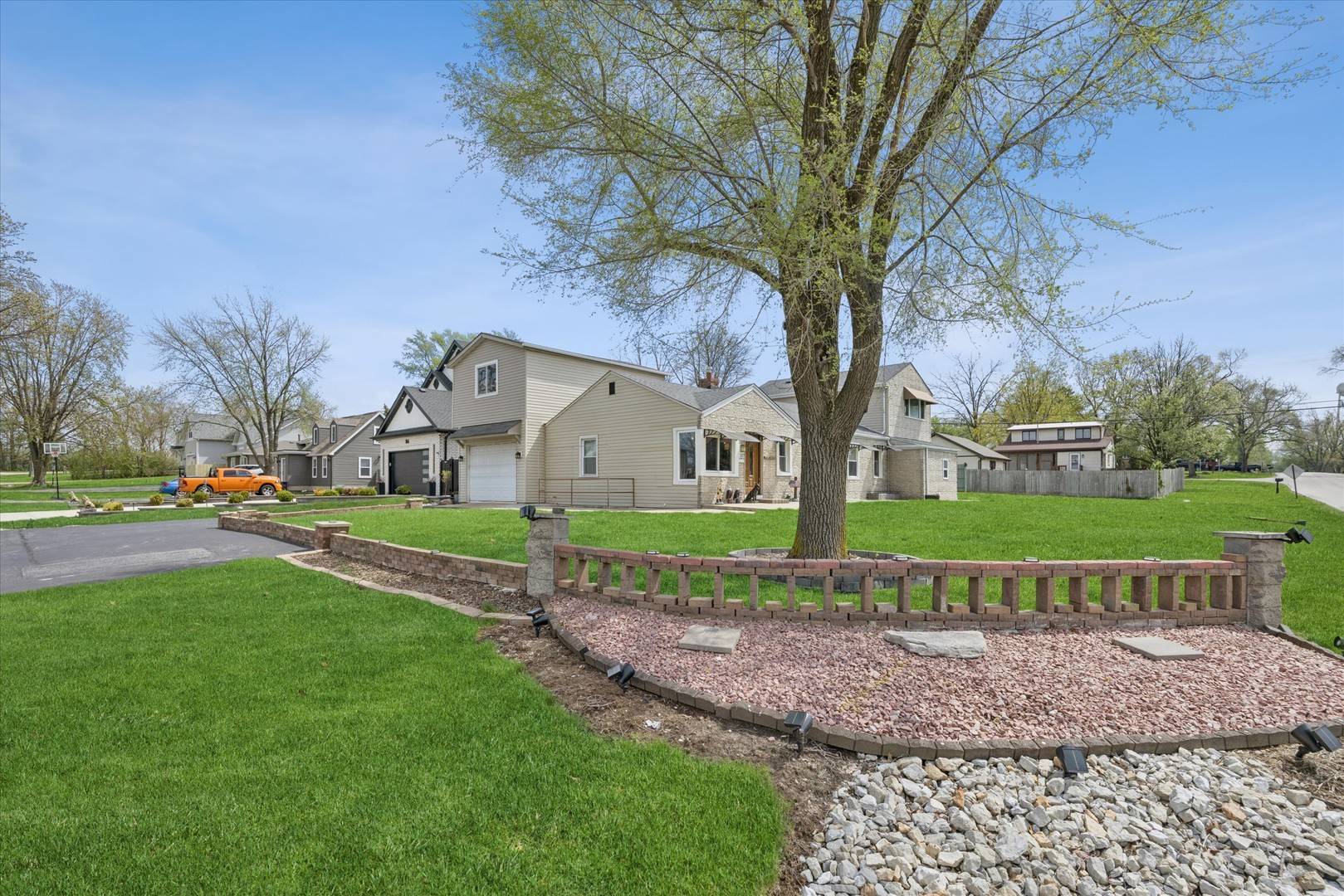 117 Sunrise AVE, Willowbrook, IL 60527