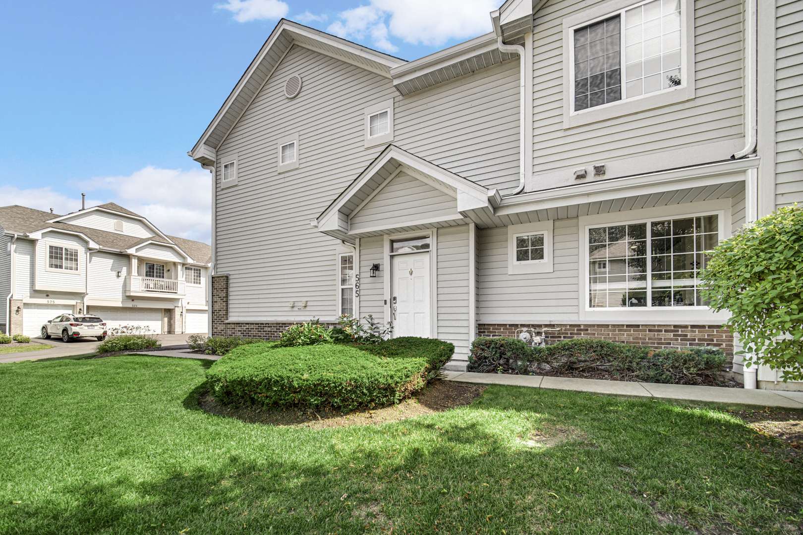 565 Blue Springs DR, Fox Lake, IL 60020
