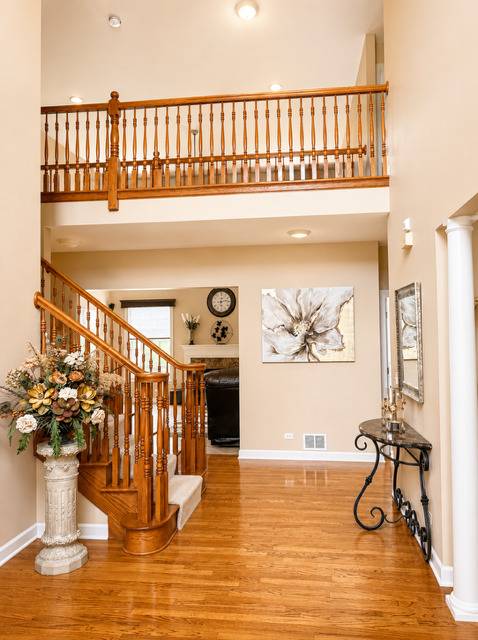 11 Harrington CT, Hawthorn Woods, IL 60047