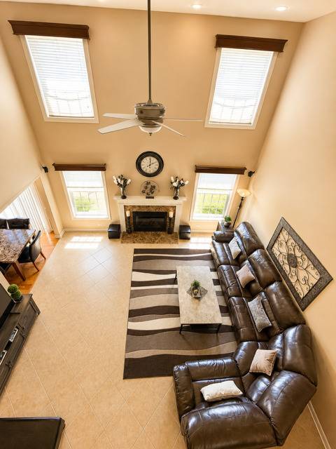 11 Harrington CT, Hawthorn Woods, IL 60047