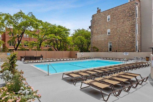 1660 N La Salle DR #210, Chicago, IL 60614
