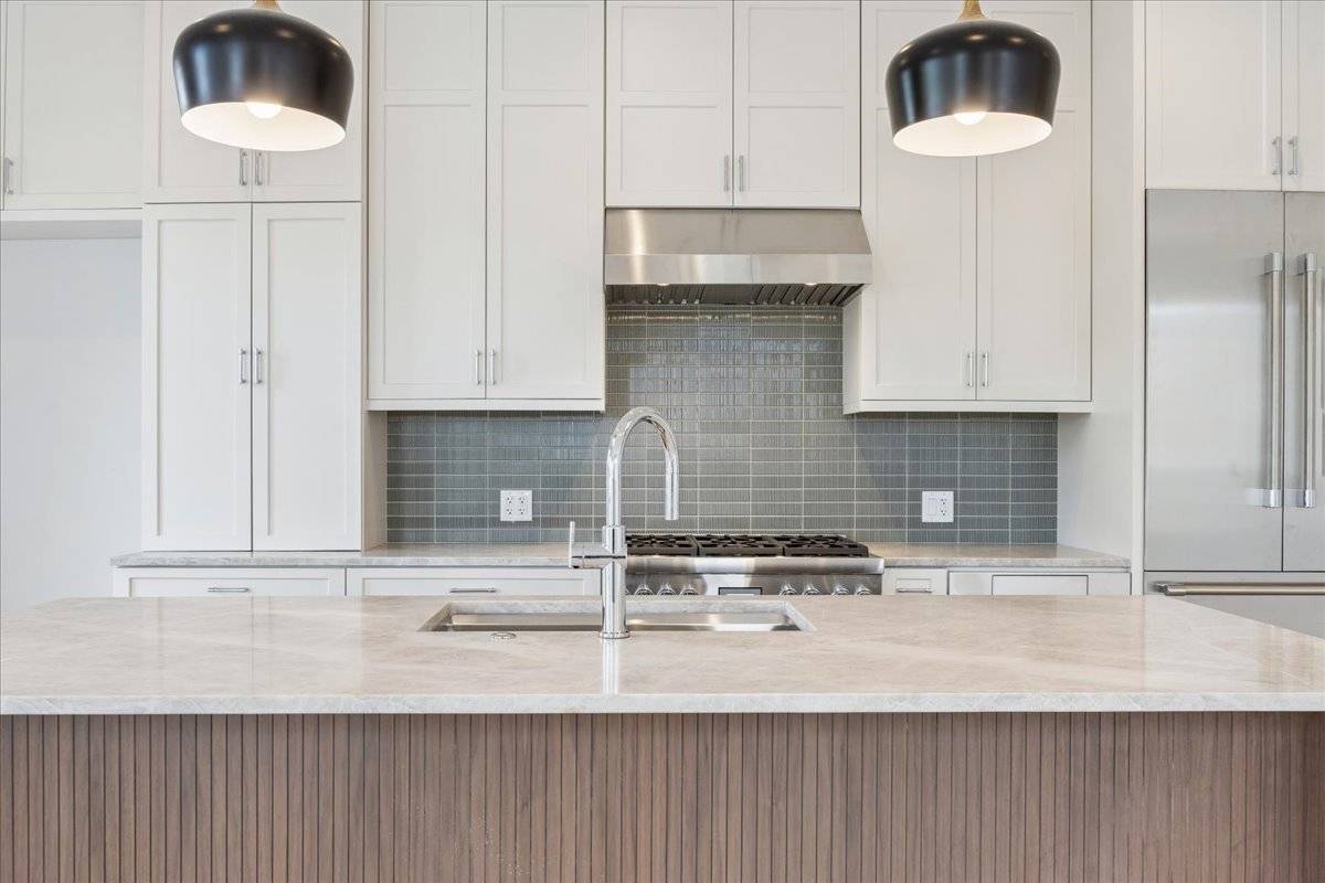 3820 N Damen AVE #1, Chicago, IL 60618