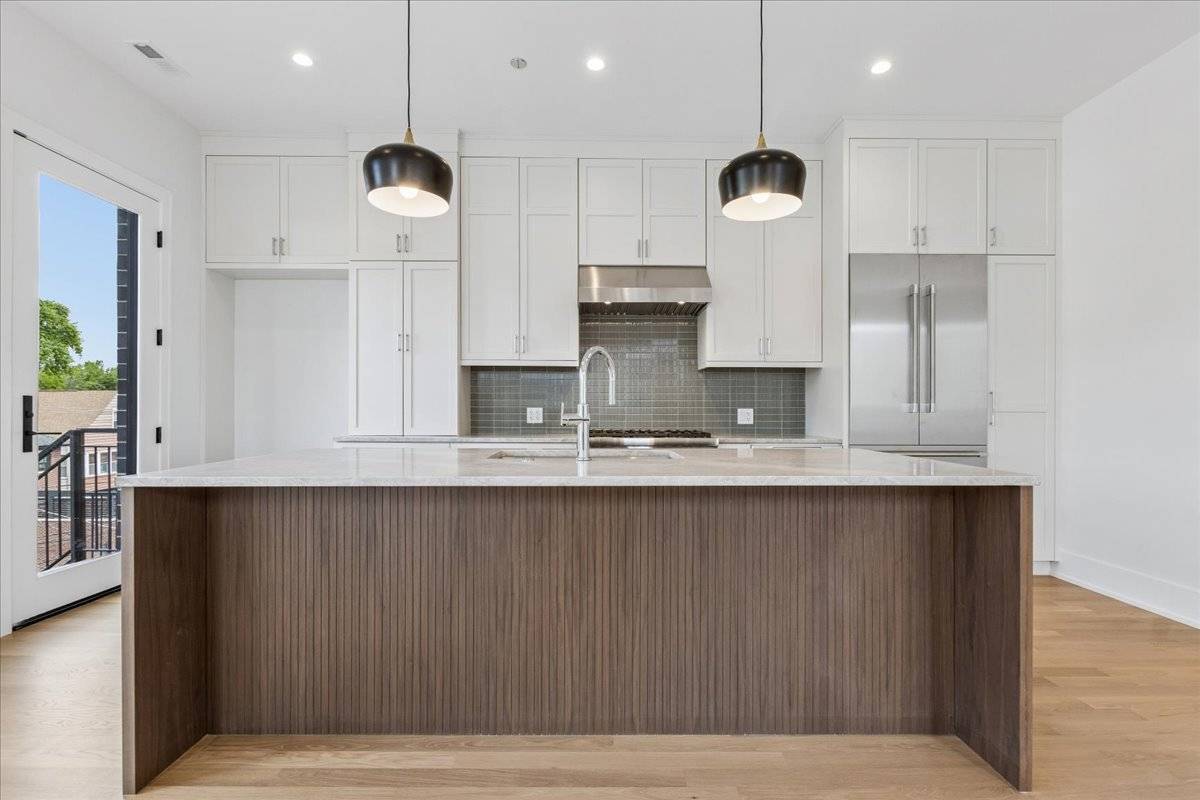 3820 N Damen AVE #1, Chicago, IL 60618