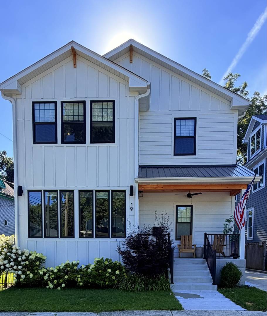 19 N Main ST, Naperville, IL 60540