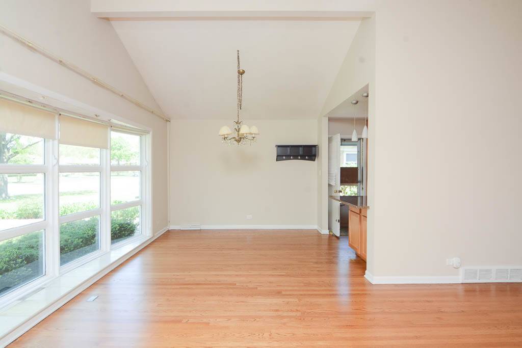 8117 Central AVE, Morton Grove, IL 60053