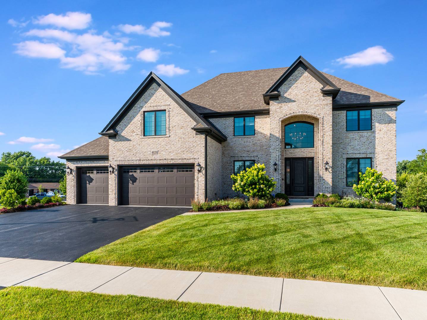 4020 Alfalfa LN, Naperville, IL 60564