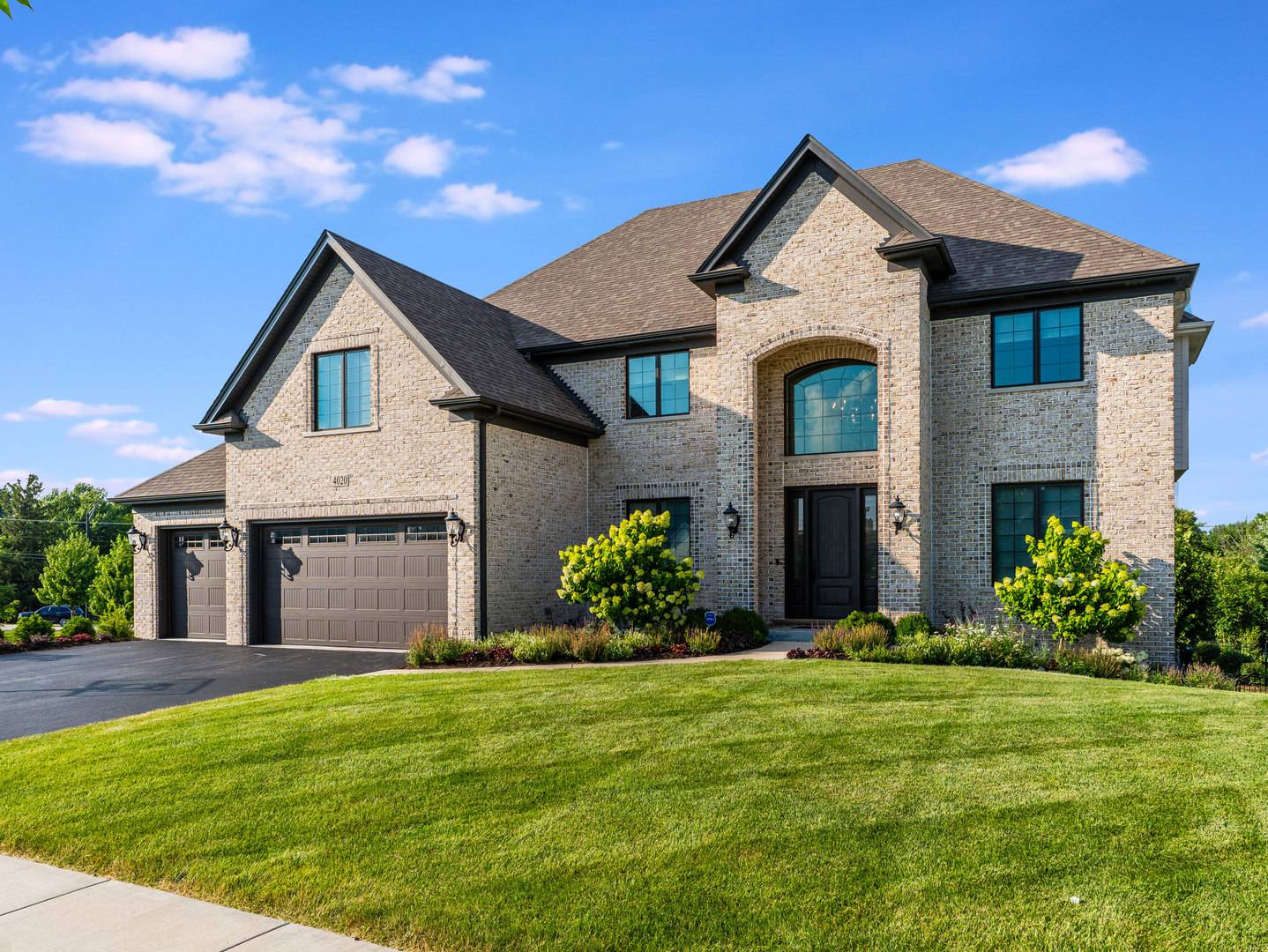 4020 Alfalfa LN, Naperville, IL 60564