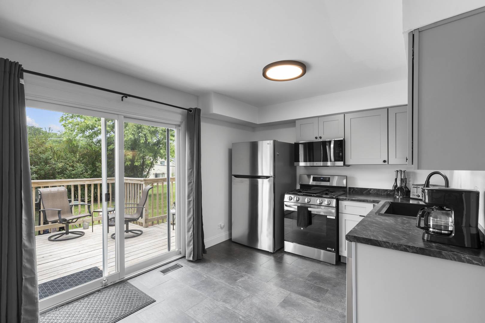 818 Lexington CIR, Hanover Park, IL 60133