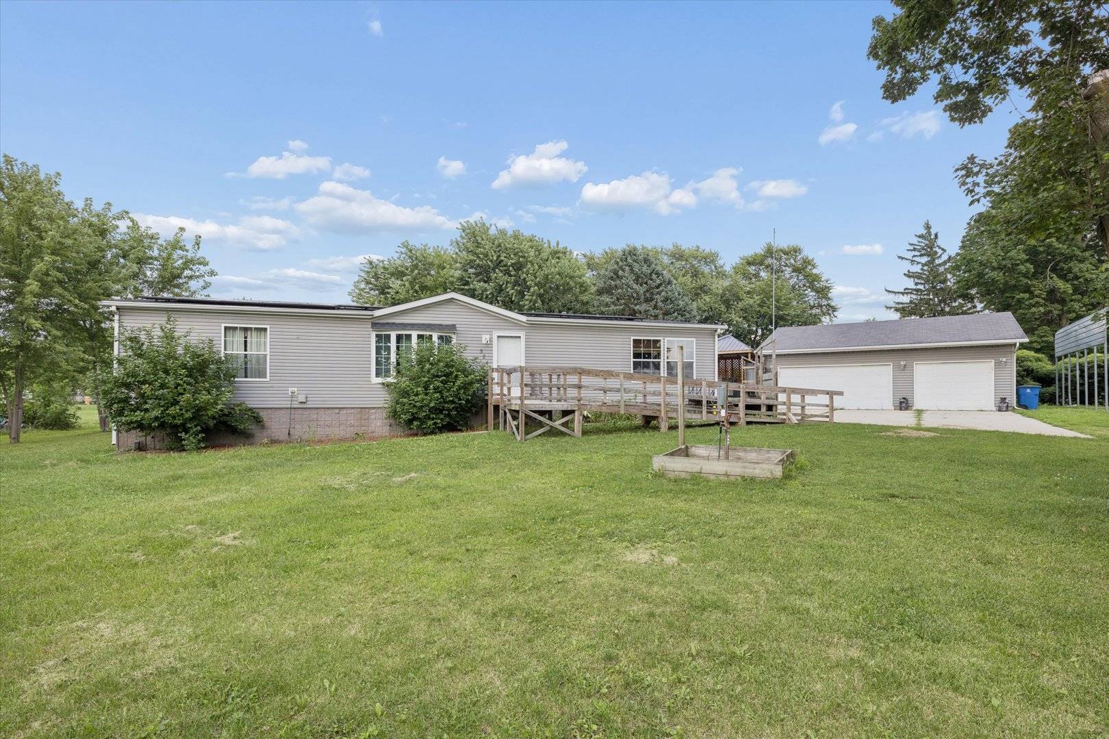 524 6th ST, Andover, IL 61233