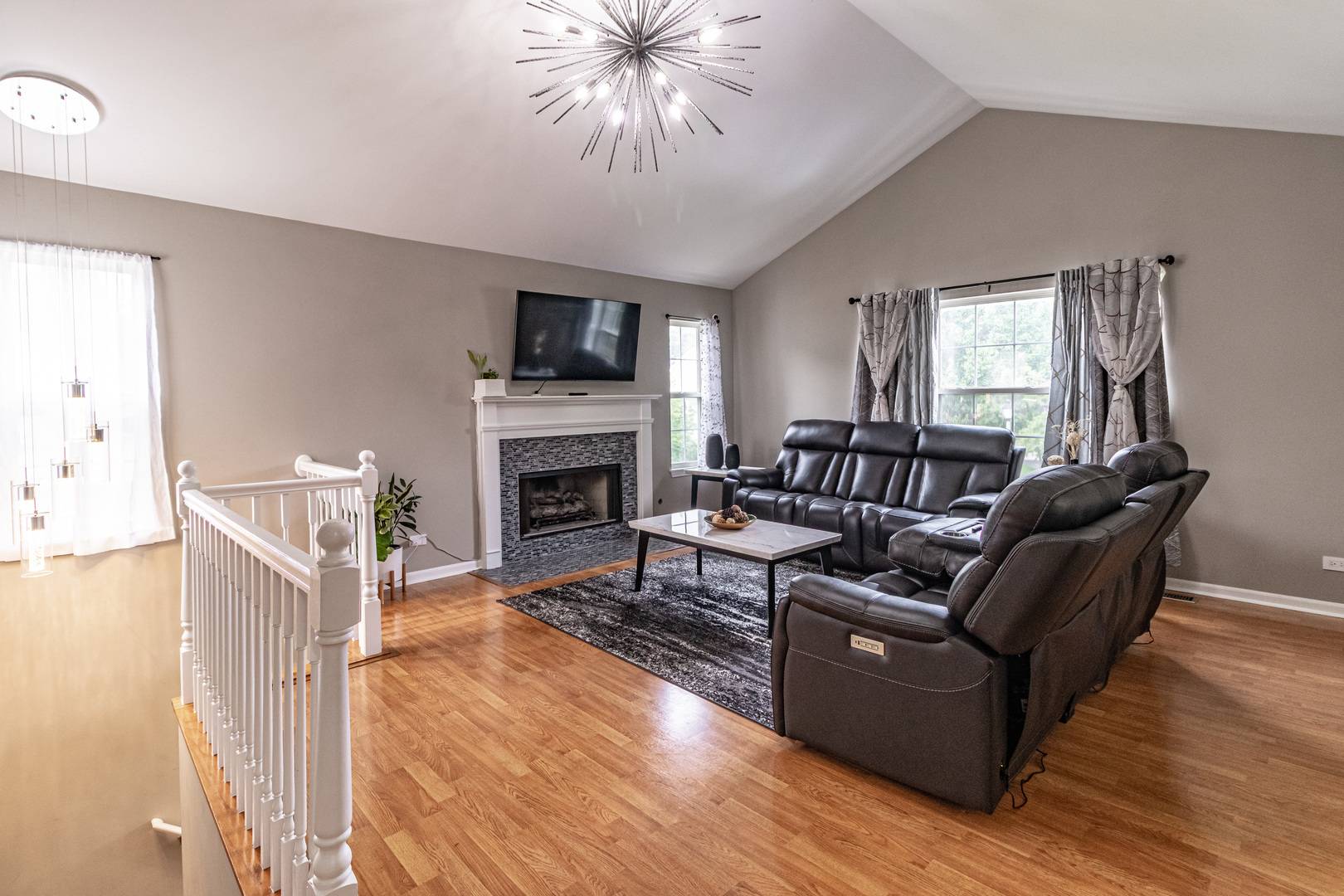 1228 Orleans DR, Mundelein, IL 60060