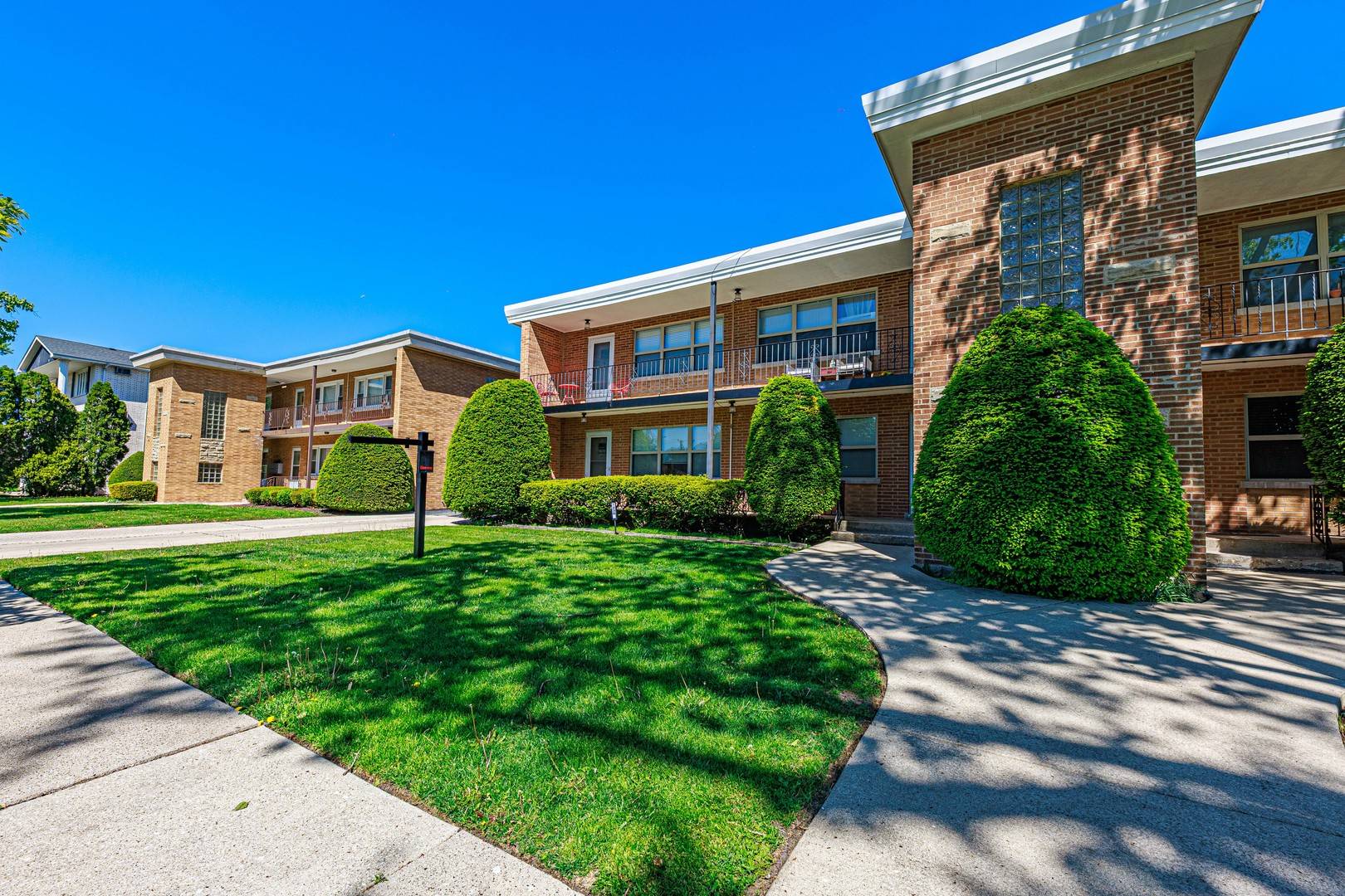 1235 Homestead RD #A, La Grange Park, IL 60526