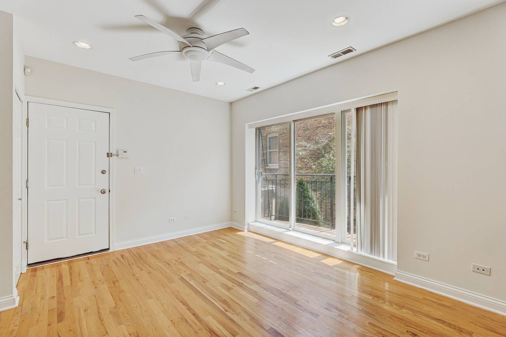 2836 N Dawson AVE #1W, Chicago, IL 60618